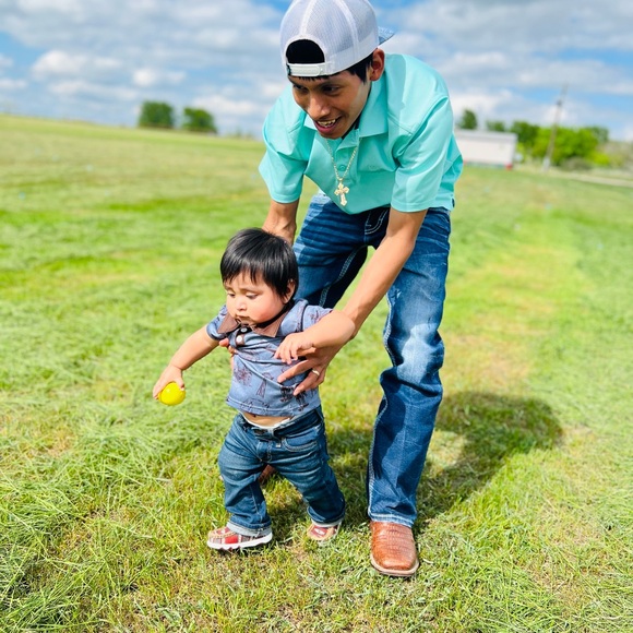 Meet your Posher, Alex - Picture 1 of 1